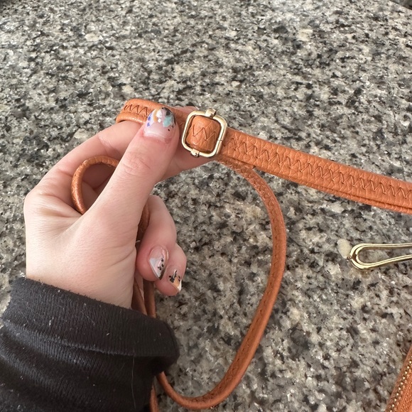 Brown leather cross body purse with multiple pockets!! - Picture 8 of 8